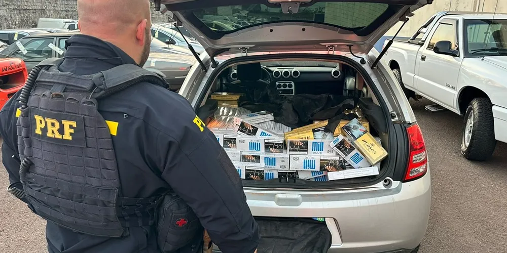 O veículo, assim como a carga de cigarros, foram encaminhados para a Receita Federal de Cascavel