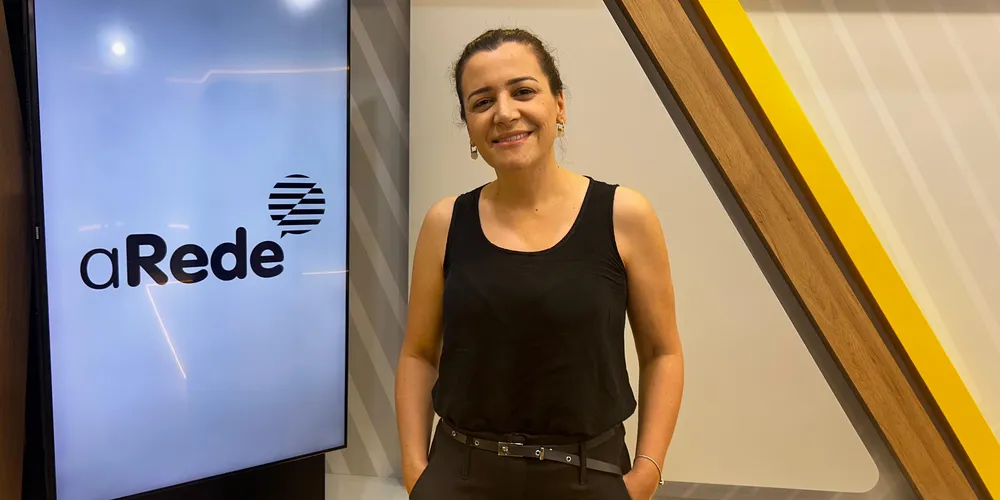 Adriana elencou conquistas obtidas através de projetos implantados na cidade e valorizou o trabalho dos profissionais da Educação