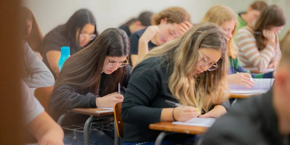 As vagas oferecidas são para profissionais graduados.