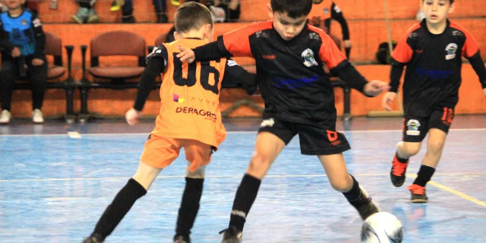 As partidas foram realizadas no Ginásio de Esportes da Serp, em Carambeí