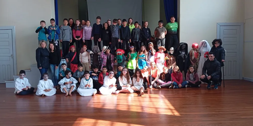 Entre as atividades realizadas, os discentes organizaram apresentações, cantigas e rodas de leitura