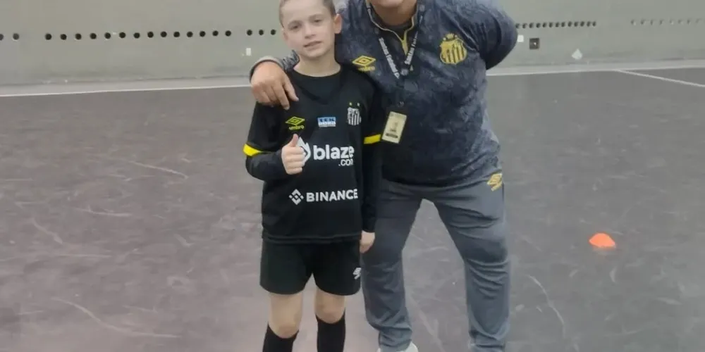 João, de 10 anos, foi aprovado pelo Santos Futsal