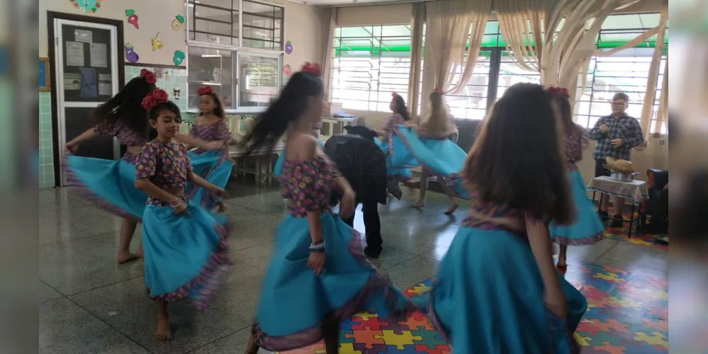 O trabalho realizado pela turma foi finalizado com apresentações teatrais e musicais