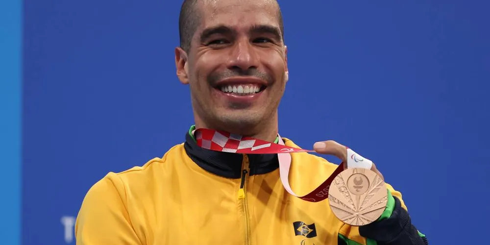 Após o evento, o campeão paralímpico também participa de uma aula do projeto