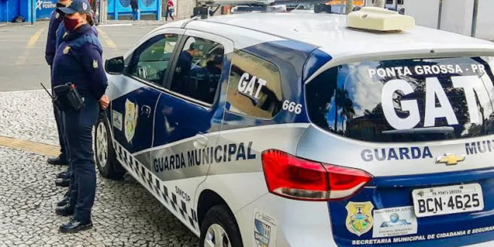 Uma equipe da GCM deu voz de prisão ao suspeito e o encaminhou para a delegacia