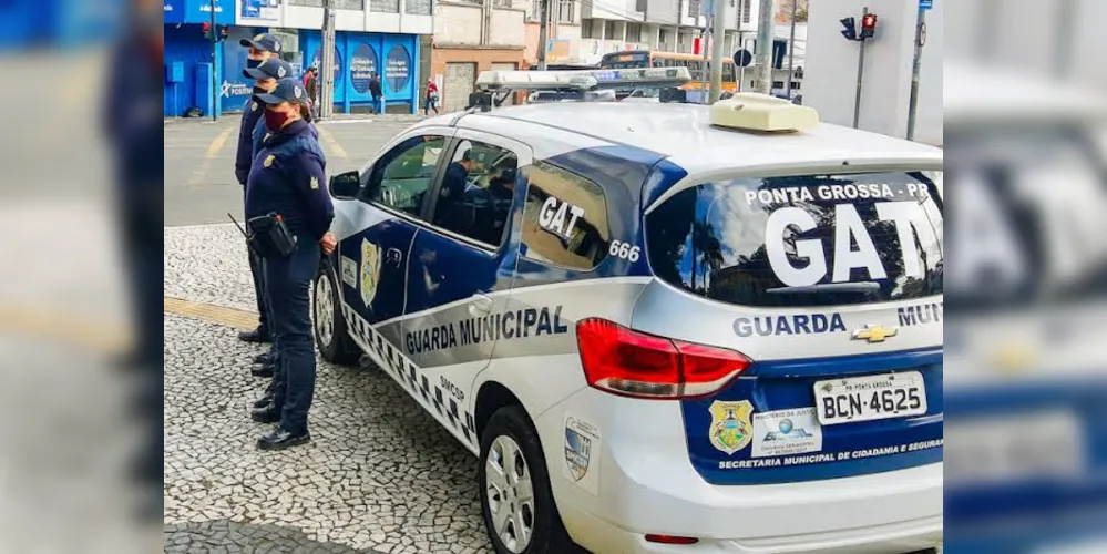 Uma equipe da GCM deu voz de prisão ao suspeito e o encaminhou para a delegacia