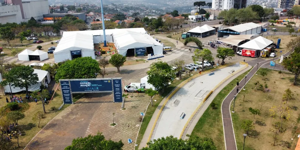 As atividades estão ocorrendo no Parque Ambiental, no Centro de Ponta Grossa