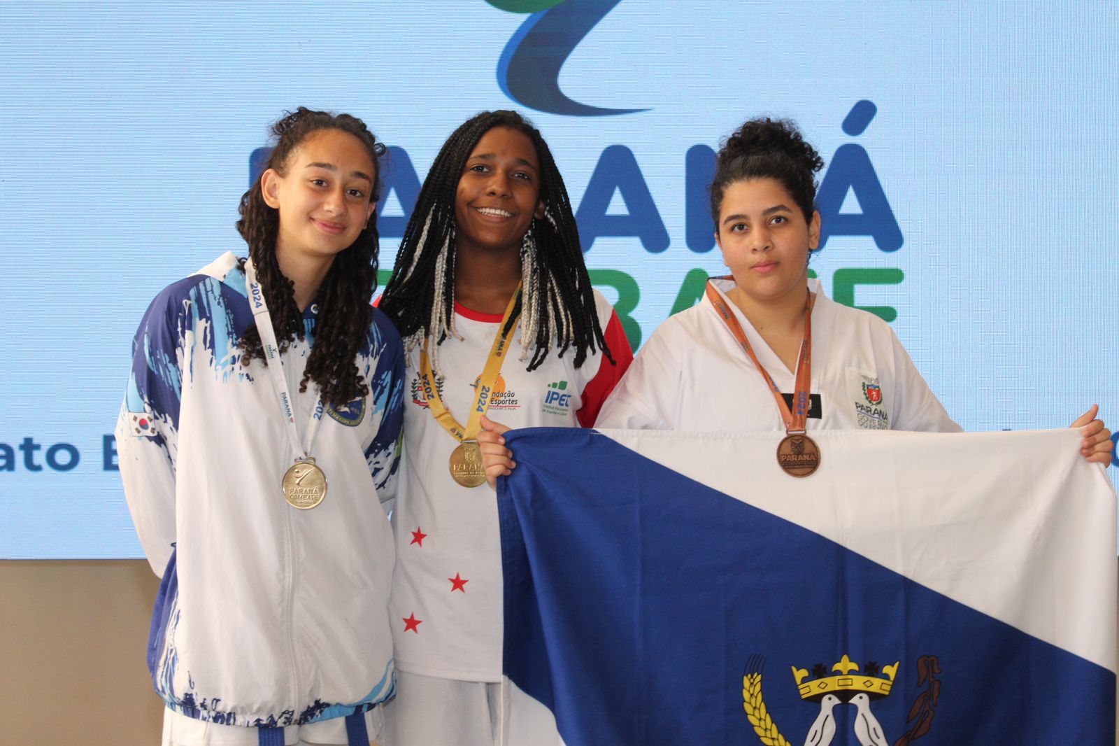 O grupo ponta-grossense conquistou 36 medalhas na competição