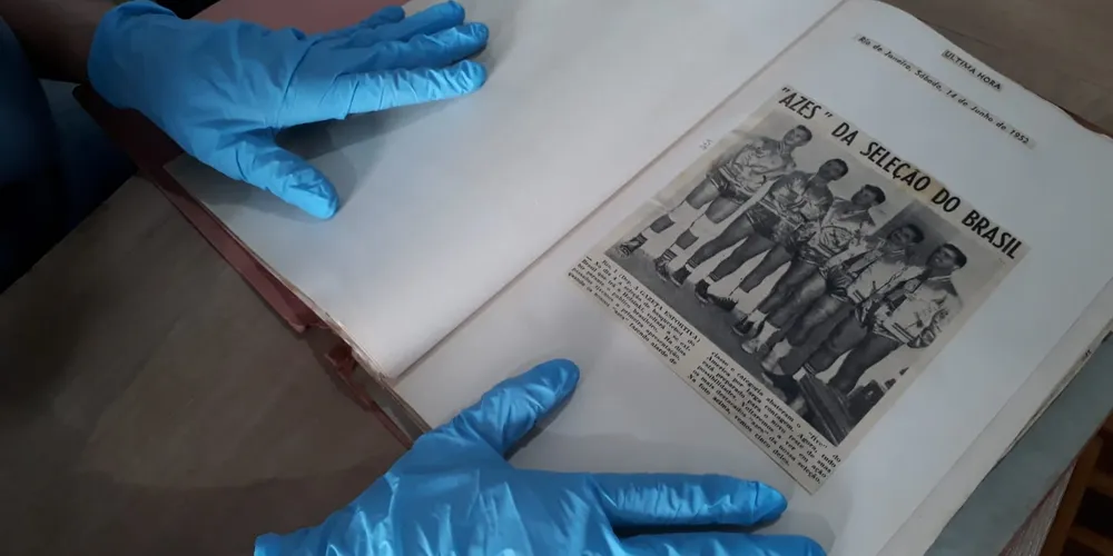 Publicação do Jornal Última Hora, de 14 de junho 1952, com o título: “Azes” da Seleção do Brasil