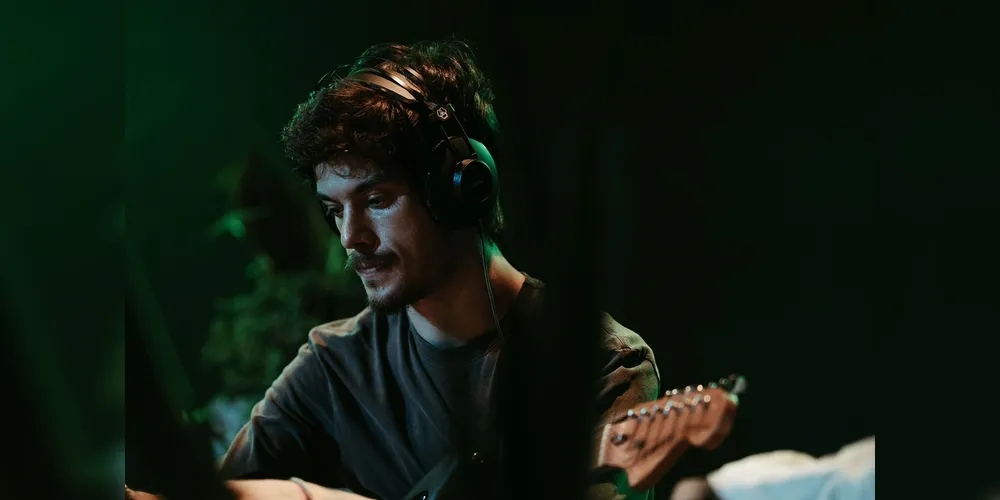 O produtor musical Matheus Stiirmer, detalha como foi a produção do álbum.