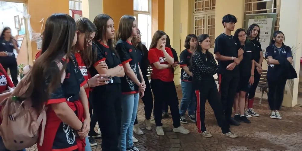 A participação no evento permitiu aos alunos conhecer espécies locais e medidas corretas em caso de acidentes