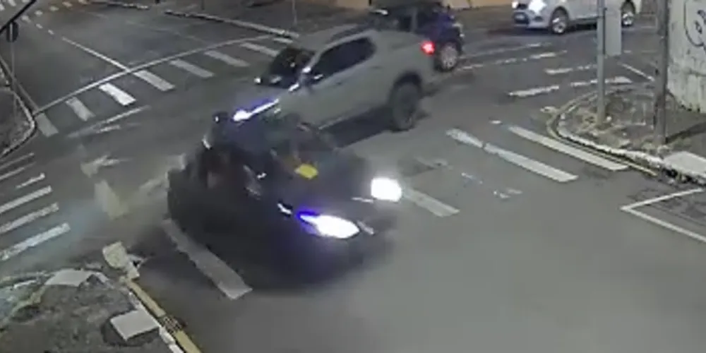 Acidente aconteceu entre as ruas do Rosário e Visconde de Nácar