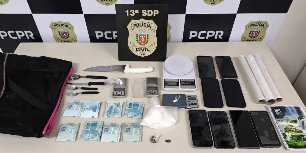 Uma ação da Polícia Civil apreendeu cocaína e prendeu três suspeitos de tráfico de drogas, na manhã desta terça-feira (27), no bairro 31 de Março, em Ponta Grossa