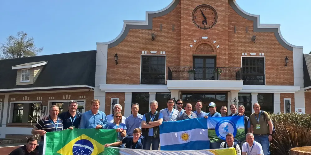 Tecnologia agropecuária e cooperativismo atraem argentinos para a região