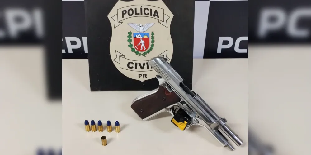 Suspeito estaria com uma arma de fogo de uso restrito