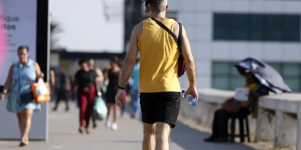 A umidade deve variar entre 30% e 20% ao longo do dia