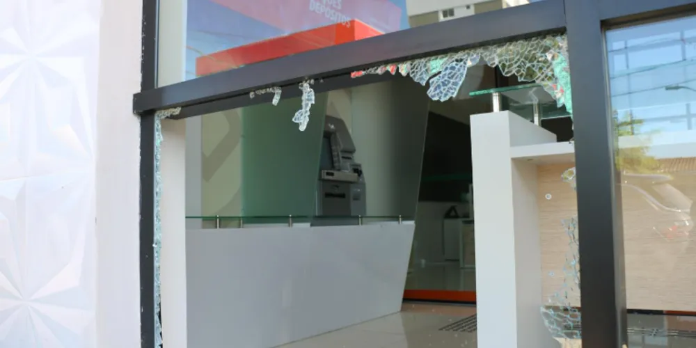 Dois homens foram presos suspeitos de tentarem furtar bancos em Imbituva, nos Campos Gerais