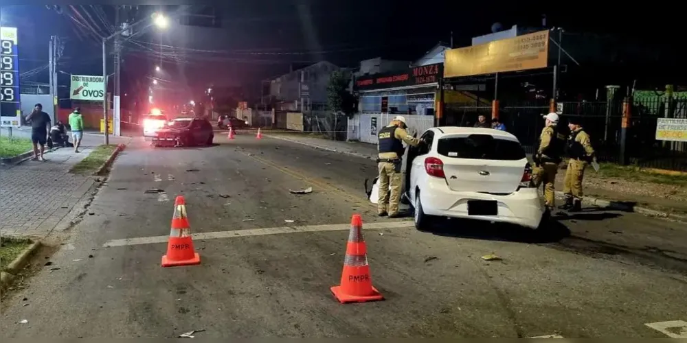 Acidente ocorreu na madrugada deste domingo (18)