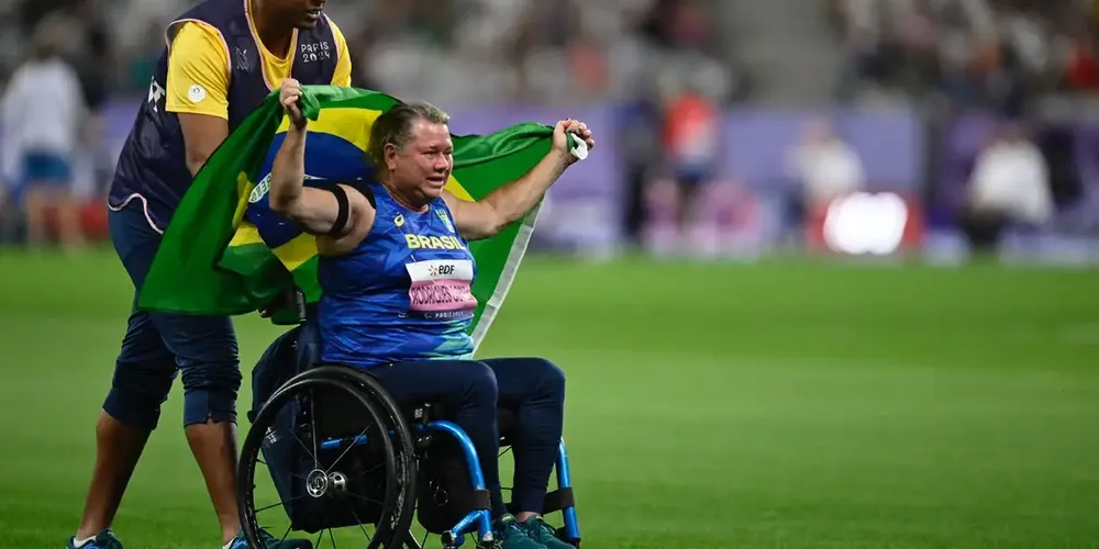 A atleta de 59 anos estabeleceu um novo recorde da prova