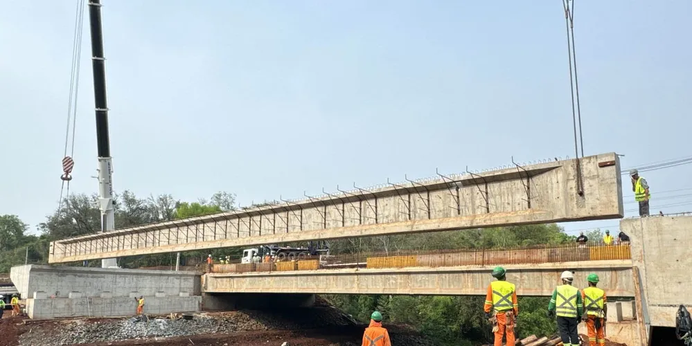 Agora serão lançadas as vigas do novo viaduto do km-3