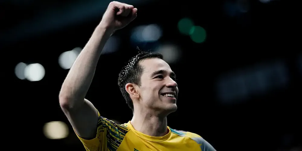 Hugo Calderano fez valer o favoritismo diante do anfitrião francês Alexis Lebrun