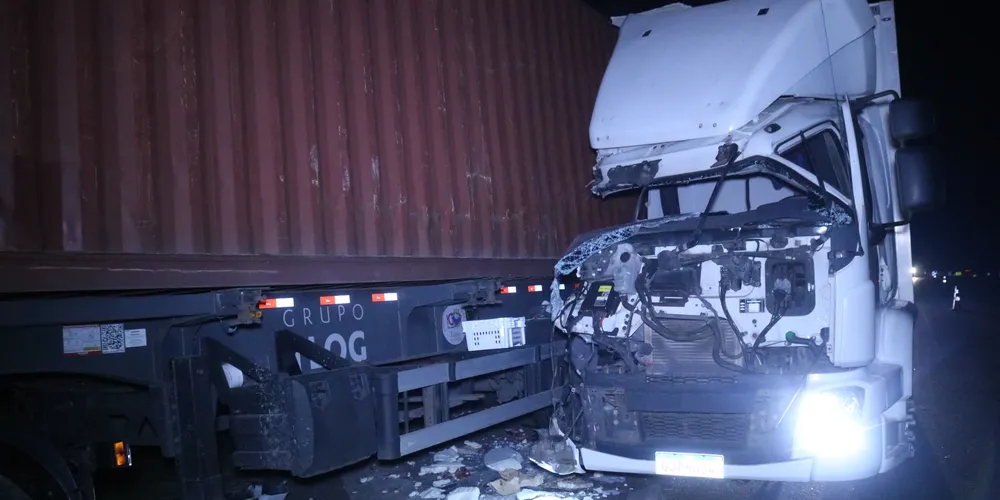 Acidente aconteceu na madrugada desta terça-feira (10)