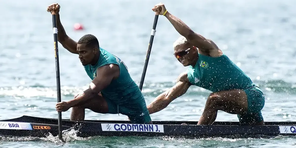 Isaquias e Jacky se garantem na semi da canoagem velocidade