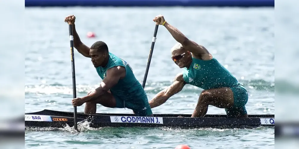 Isaquias e Jacky se garantem na semi da canoagem velocidade