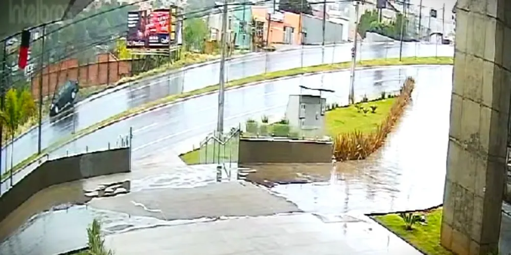 Acidente aconteceu na manhã deste sábado (24)