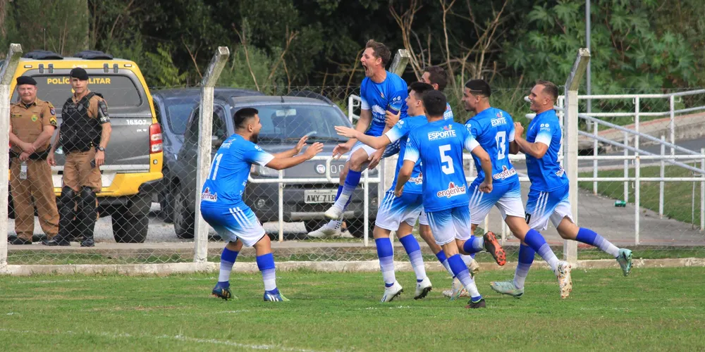 s gols da vitória foram marcados por Everaldo (2x), Bruno Iancoski e Douglas Cardoso