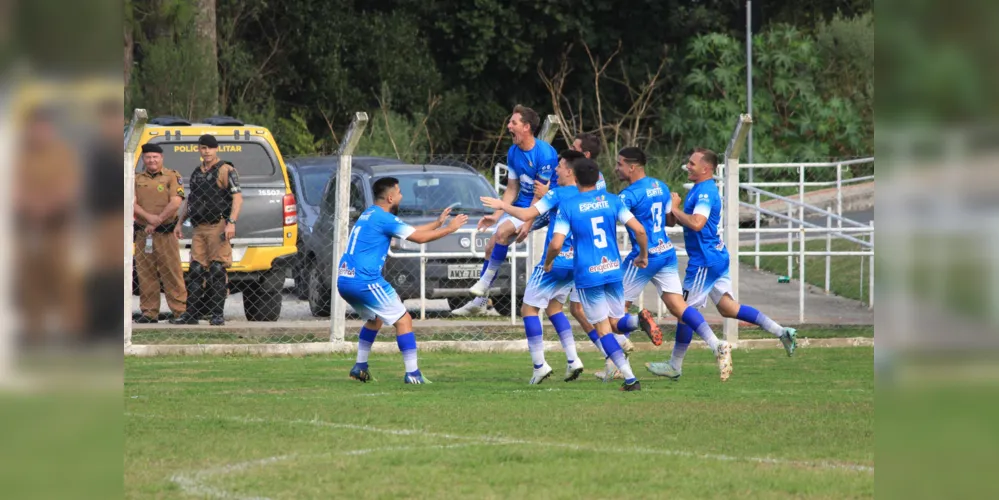 s gols da vitória foram marcados por Everaldo (2x), Bruno Iancoski e Douglas Cardoso