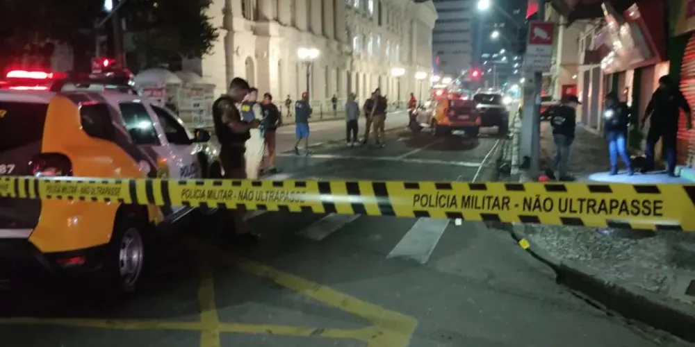 Mulher é assassinada com cerca de onze tiros no Centro de Curitiba
