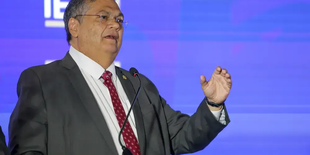 Dino vota no STF por suspensão da rede X e alega soberania nacional