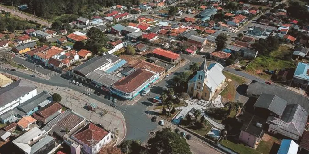 A associação deverá apresentar anualmente um relatório detalhado de suas atividades