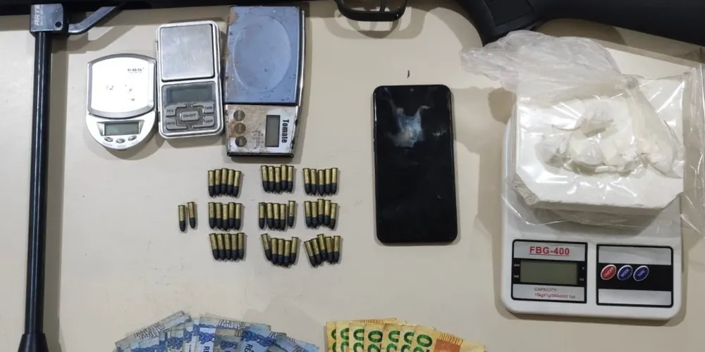 Todos os materiais apreendidos foram encaminhados à Delegacia de Telêmaco Borba, nos Campos Gerais