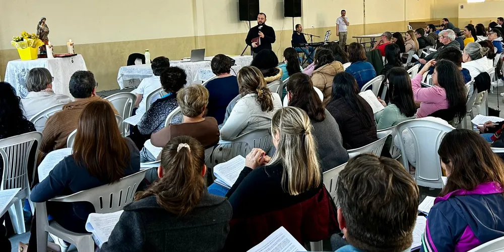 Entre os principais aspectos abordados no encontro estavam a parte teológica e litúrgica dentro das mudanças que aconteceram na estrutura do Missal