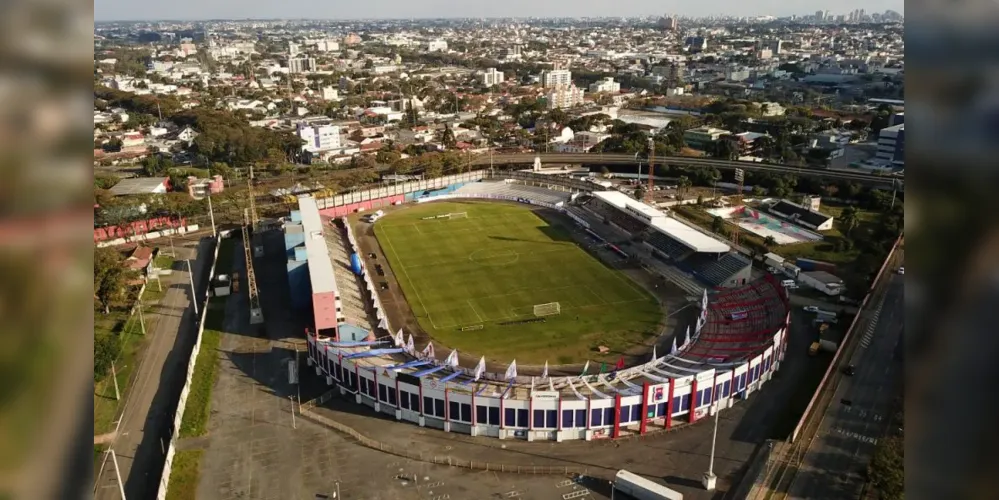 O confronto reúne as duas melhores campanhas da competição