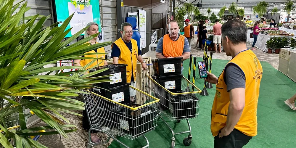 Imagem ilustrativa da imagem Expo&Flor entrega arrecadação para projetos sociais