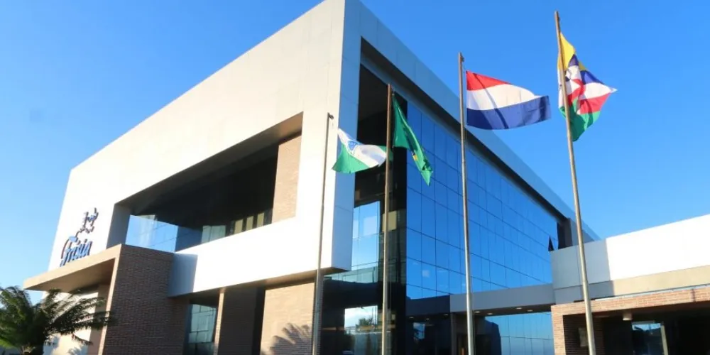 Carambeí ganha dois presentes da Frísia Cooperativa Agroindustrial