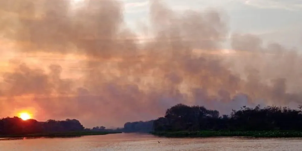 A nuvem de fumaça só deve ser desfeita quando chover com regularidade no país