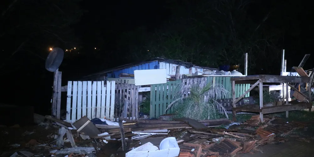 Corpo de Bombeiros é acionado para fogo em residência no Pimentel