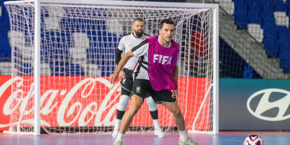 A Seleção Brasileira de Futsal realizou nesta sexta-feira (13) o último treino antes da estreia na Copa do Mundo