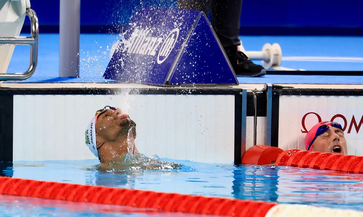 Com a vitória desta segunda, o mineiro se tornou bicampeão paralímpico dos 200 metros livre