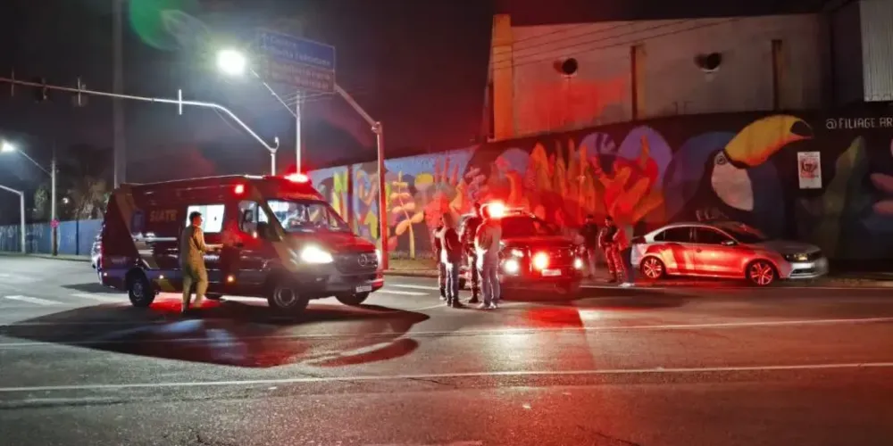 Motorista do Jetta atropelou o pedestre e fugiu