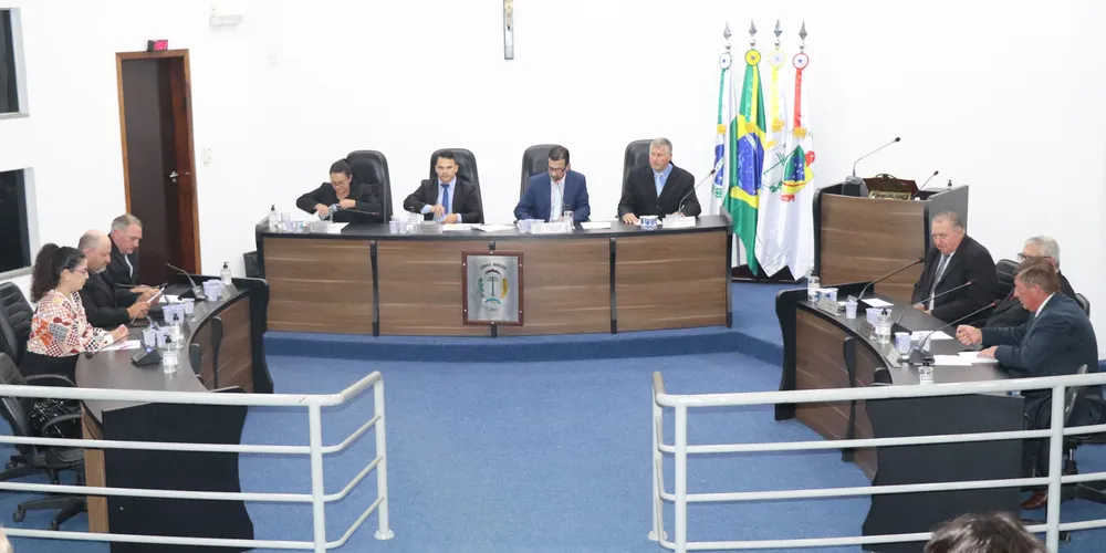 A organização do evento convida toda a comunidade de Irati a participar da sessão