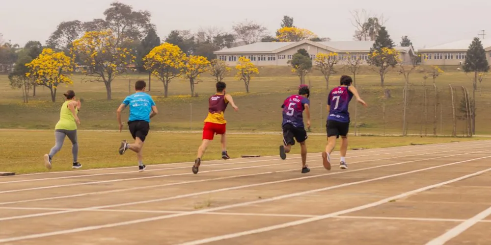 A obra prevê a construção de uma nova pista onde está instalada a atual, no Bloco G, próximo ao Departamento de Educação Física (Dedufis)