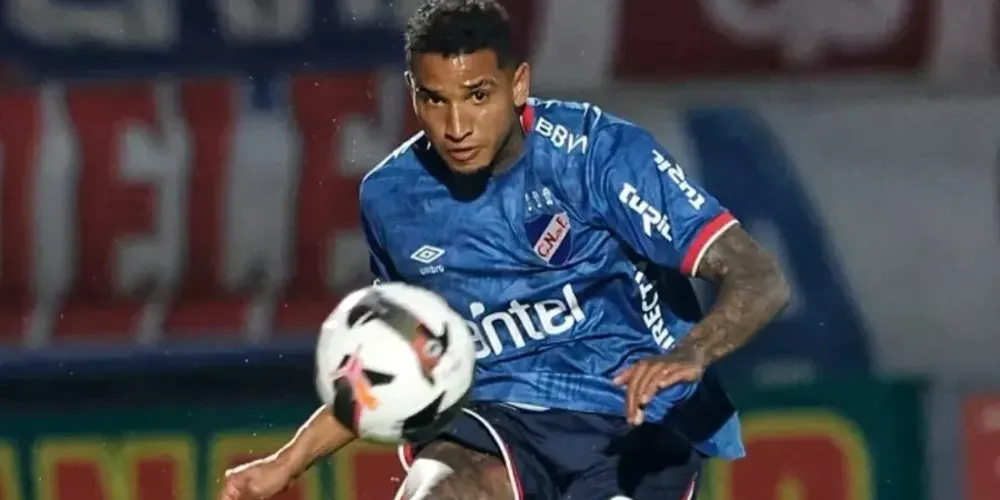 O zagueiro uruguaio Juan Izquierdo, que faleceu aos 27 anos nesta terça (27)