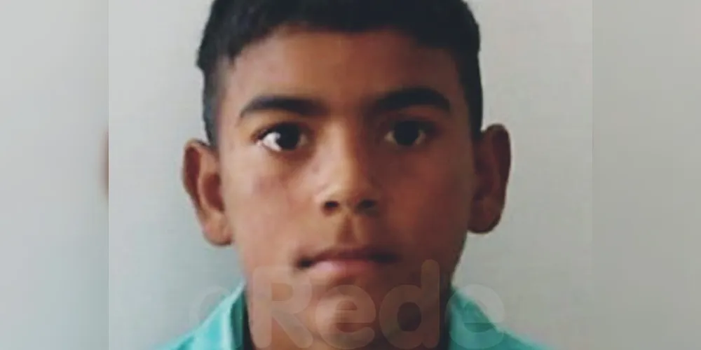 O adolescente morto a golpes de faca na noite dessa quarta-feira (04), no bairro Ouro Verde, em Ponta Grossa, foi identificado pelas autoridades como sendo Lorian Leonardo Camargo de Albuquerque, de 17 anos