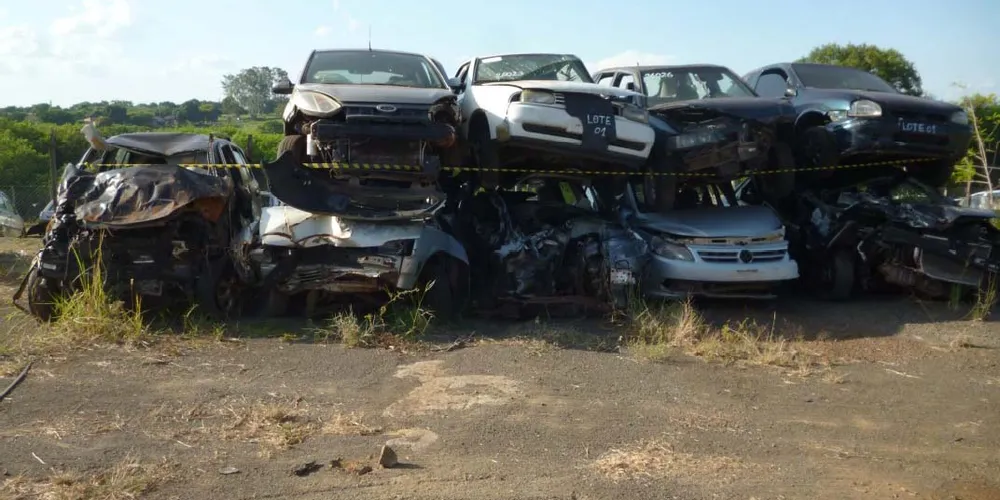 DER/PR vai realizar leilão de sucatas de carros e motos em setembro