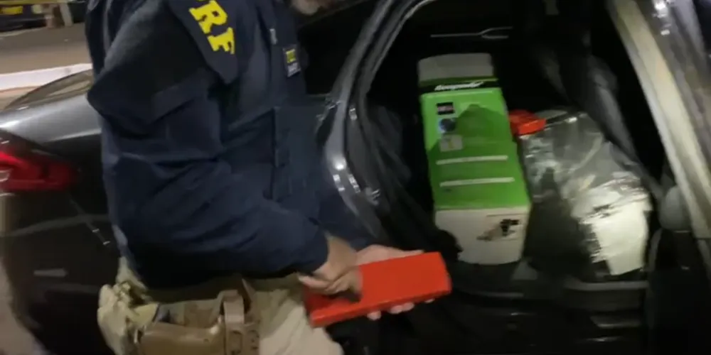 Carro roubado carregado com maconha é apreendido na BR-277